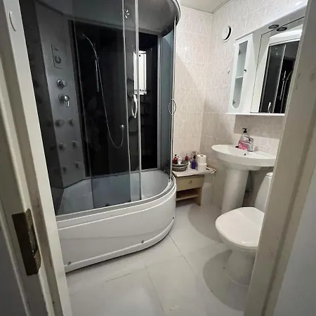 Red Apartment,with Self Check Near Airport Apartman Tallinn